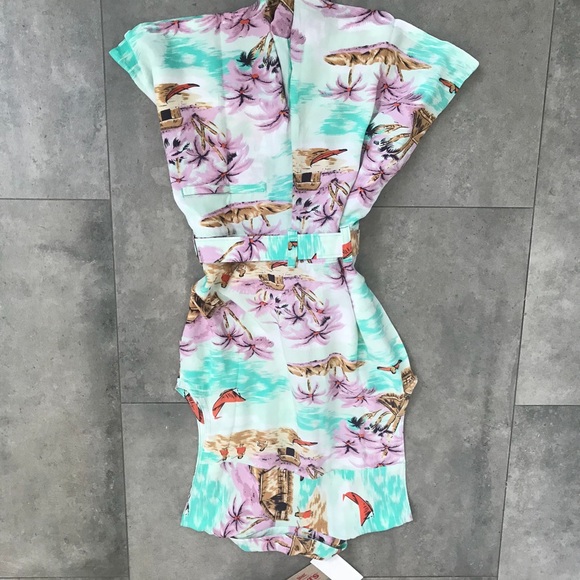 NEW Levi’s Molly printed sleeveless romper! - Picture 6 of 10